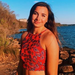 Meet your Posher, Madeline